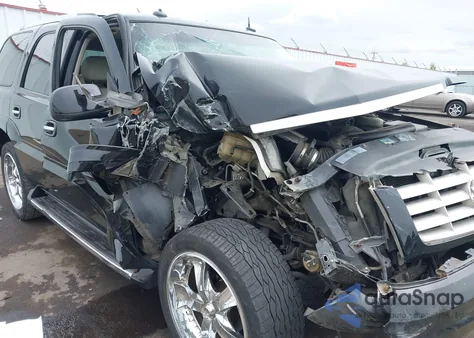 2003 Cadillac Escalade Standard from USA, damaged, VIN 1GYEK63N63R157987